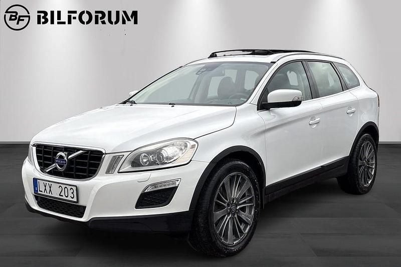 Begagnad Volvo XC60 Summum 163 HK (119 kW) 2011 Vit SUV