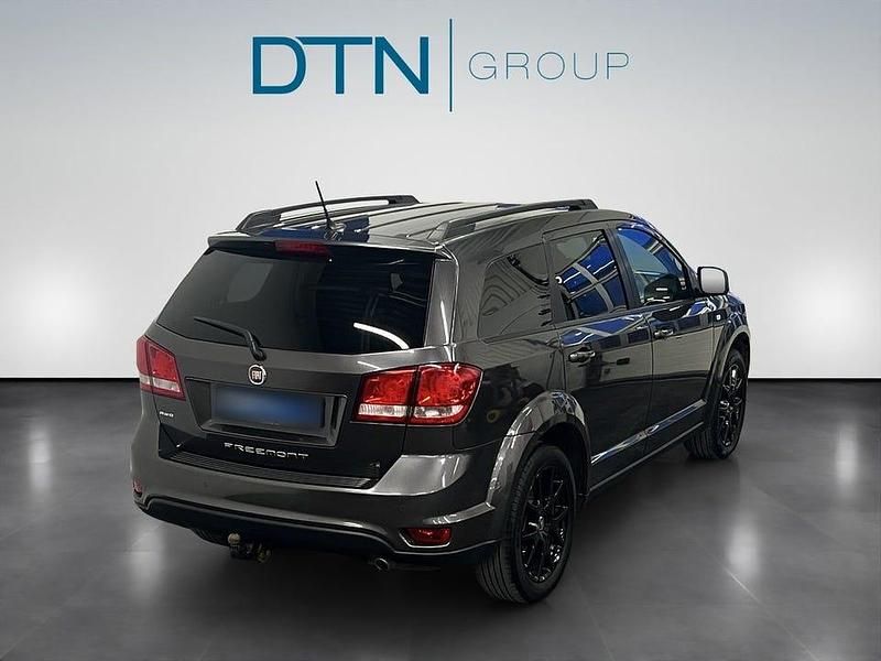 Begagnad Fiat Freemont Sport 170 HK (125 kW) 2015 Grå SUV