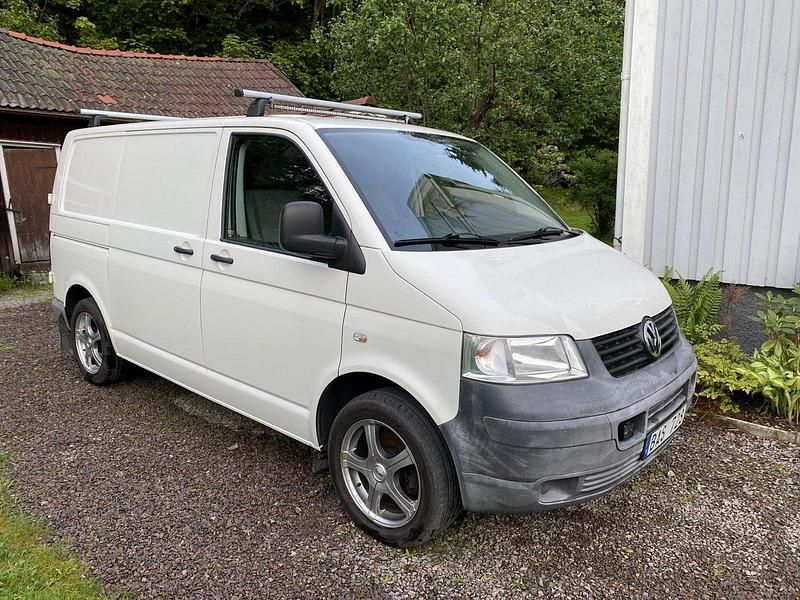 Vit Begagnad 2008 VW T5 Van | 75 000 kr (Marknadspris) - Bild 1/4