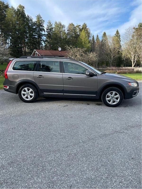Grå Begagnad 2011 Volvo XC70 Momentum SUV | 100 000 kr (Bra pris) - Bild 1/4
