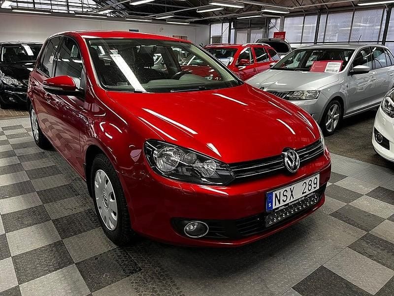 Begagnad VW Golf VI 102 HK (75 kW) 2010 Röd Halvkombi
