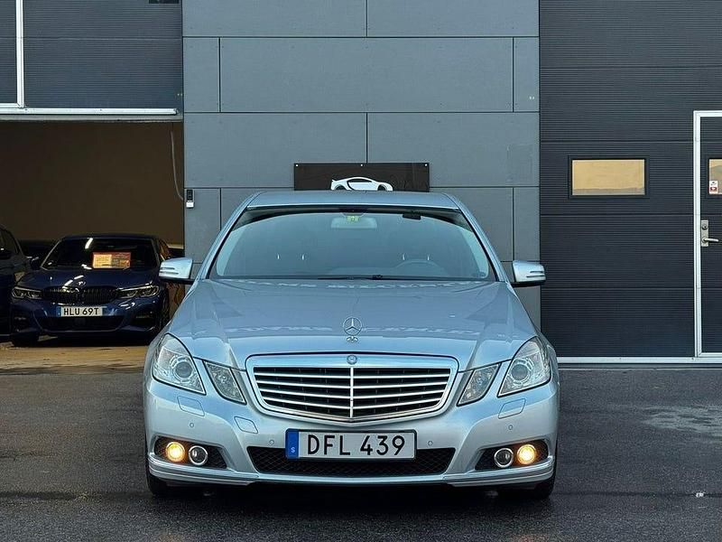 Begagnad Mercedes E200 Elegance 136 HK (100 kW) 2010 Silver Sedan