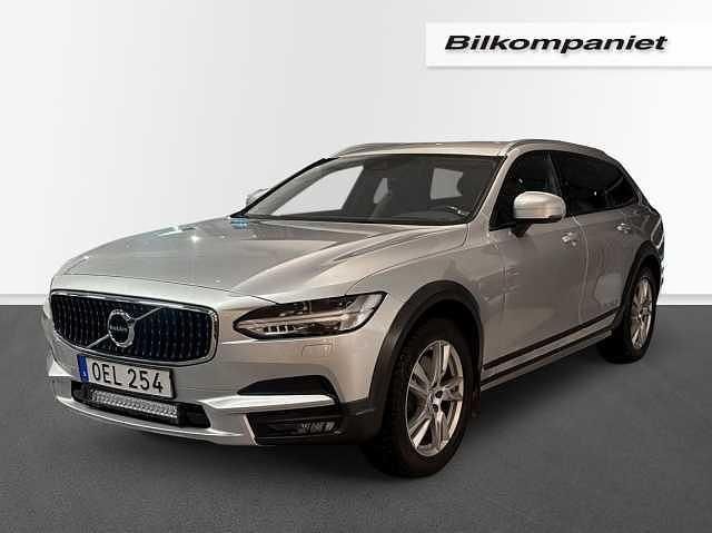 Silver Begagnad 2017 Volvo V90 CC Business Edition Kombi | 259 500 kr (Marknadspris) - Bild 1/4