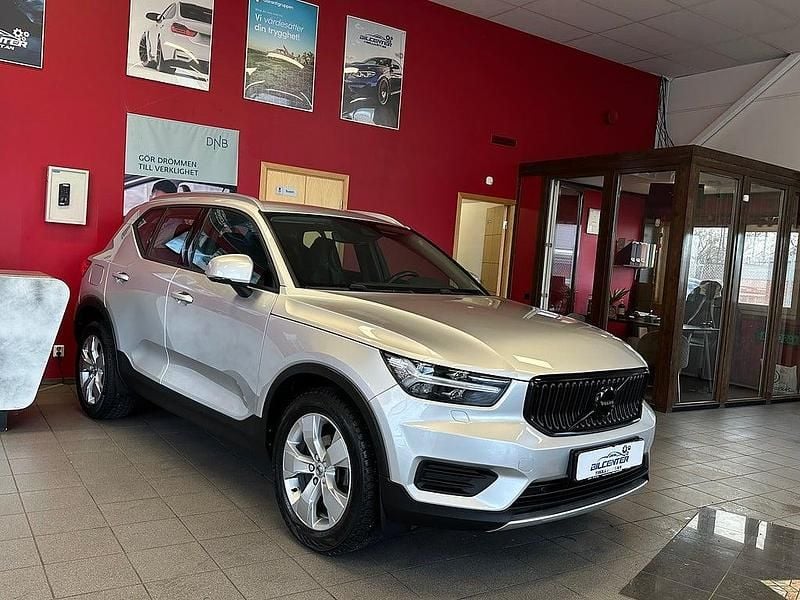 Begagnad Volvo XC40 Momentum 150 HK (110 kW) 2018 Silver SUV