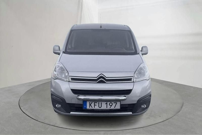 Begagnad Citroën Berlingo 100 HK (73 kW) 2016 Silver Minibuss