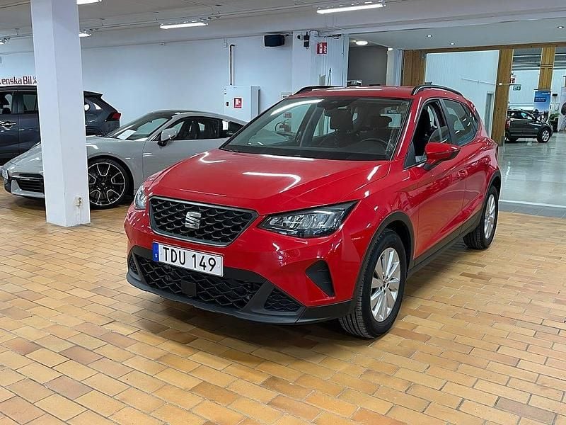 Röd Begagnad 2022 Seat Arona Comfort SUV | 199 000 kr (Marknadspris) - Bild 1/4
