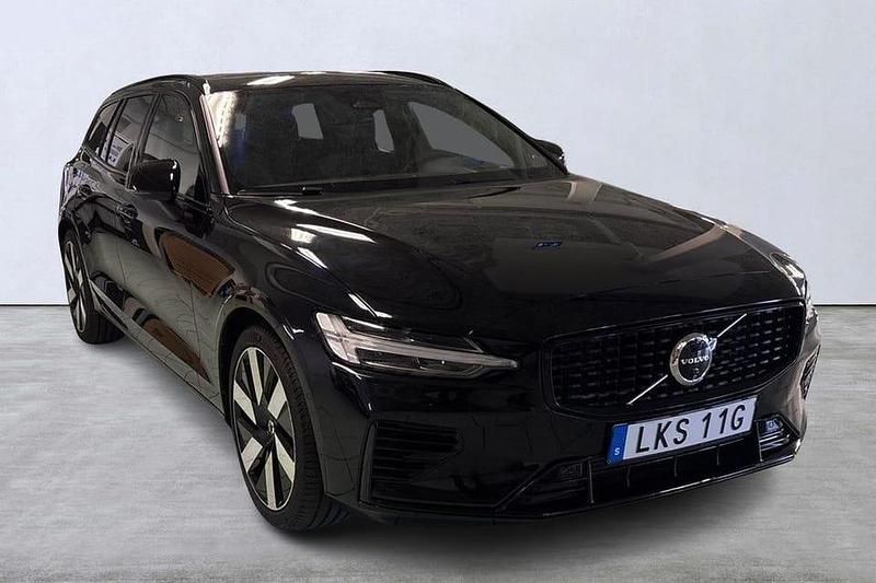 Begagnad Volvo V60 Ultimate 462 HK (339 kW) 2024 Svart Kombi
