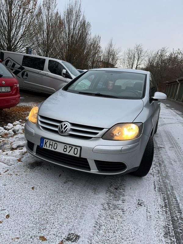 Begagnad 2007 VW Golf V Halvkombi | 17 000 kr (Marknadspris) - Bild 1/4