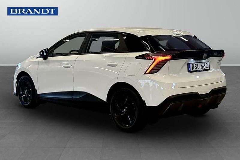 Begagnad MG MG4 EV 125 kW (171 HK) 2023 Vit Halvkombi