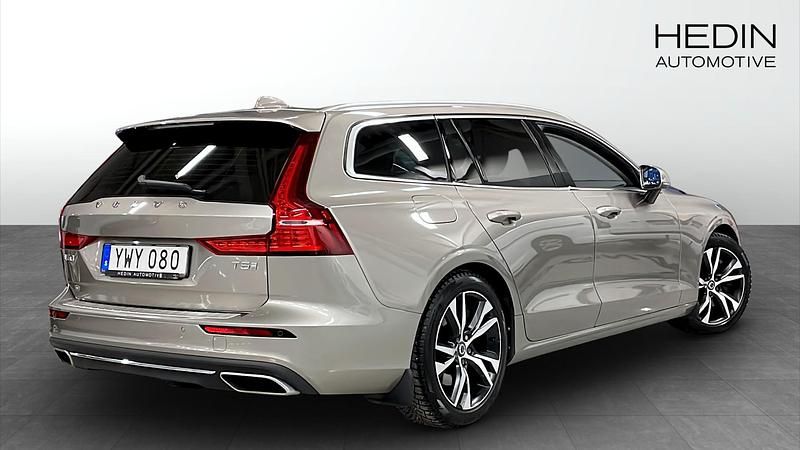 Begagnad Volvo V60 Inscription 250 HK (183 kW) 2018 Grå Kombi