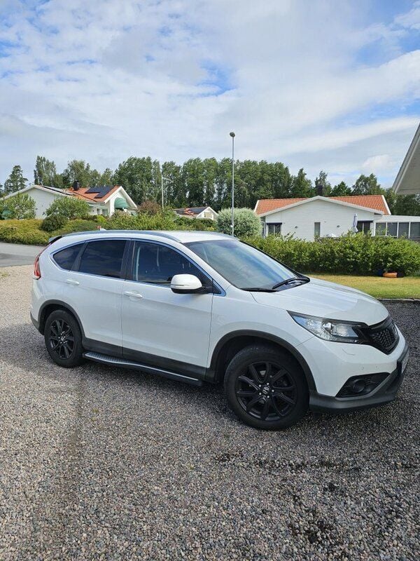 Vit Begagnad 2014 Honda CR-V Black Edition SUV | 95 000 kr (Bra pris) - Bild 1/4