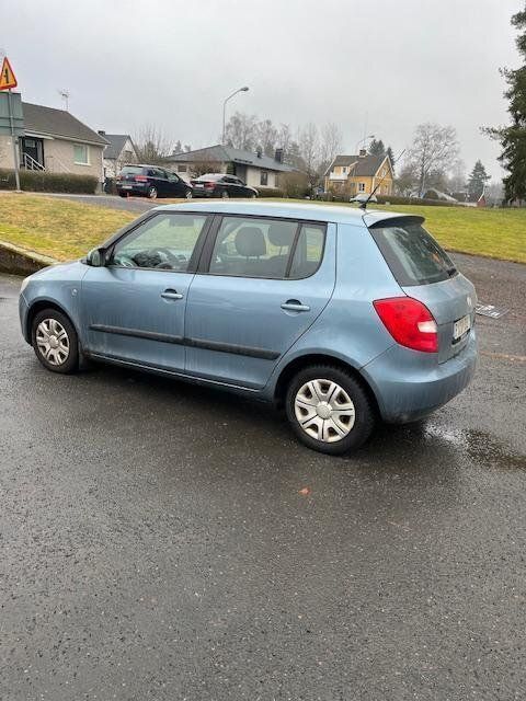 Grå Begagnad 2008 Skoda Fabia Ambiente Halvkombi | 17 900 kr (Bra pris) - Bild 1/4