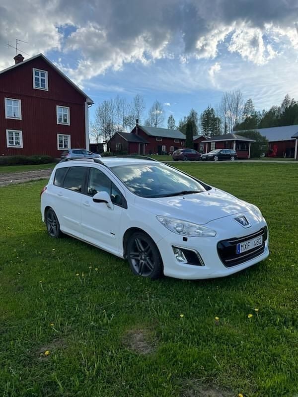Vit Begagnad 2012 Peugeot 308 Kombi | 32 000 kr (Marknadspris) - Bild 1/4