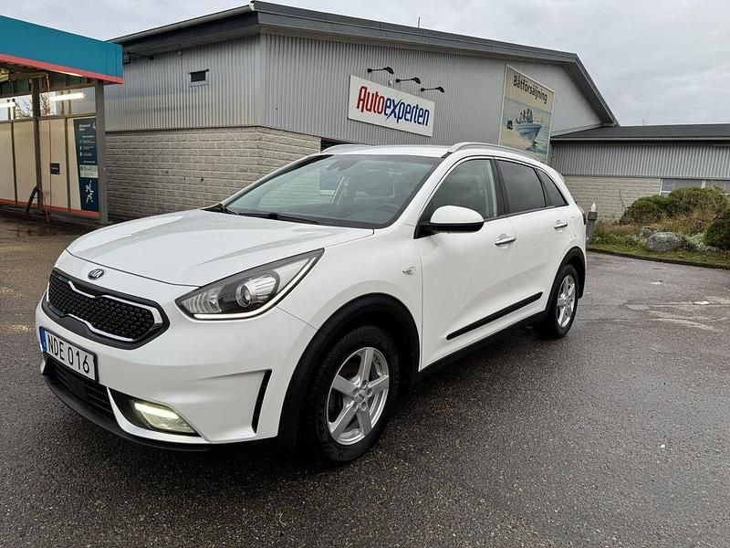 Vit Begagnad 2018 Kia Niro Advance SUV | 170 000 kr (Bra pris) - Bild 1/4