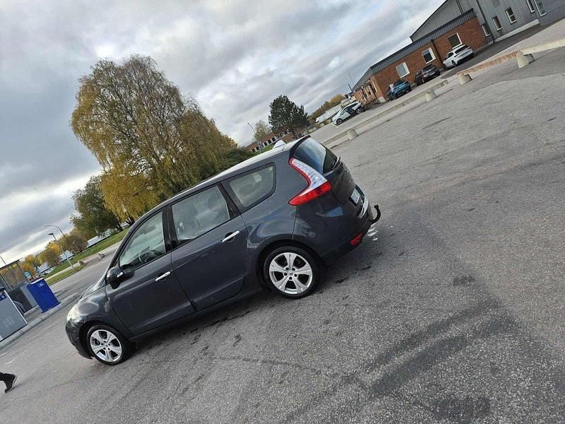 Grå Begagnad 2011 Renault Grand Scénic III Minibuss | 18 000 kr - Bild 1/4