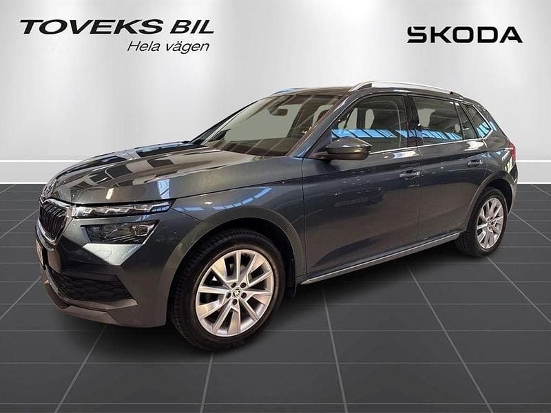 Grå (quartz grey metallic) Begagnad 2020 Skoda Kamiq SUV | 239 900 kr (Lite dyr) - Bild 1/4