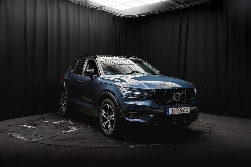 Begagnad Volvo XC40 R-Design 197 HK (144 kW) 2021 Mörkblå SUV