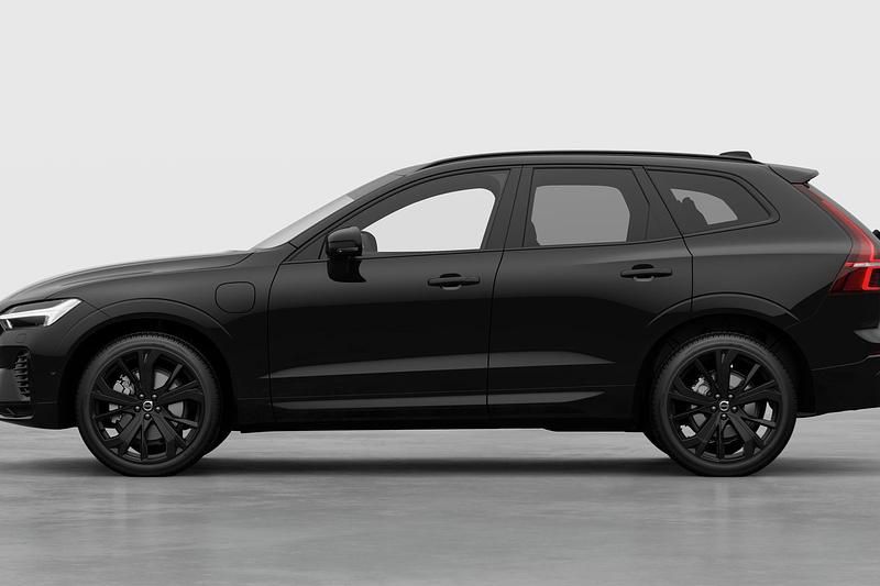 Svart Ny 2025 Volvo XC60 SUV | 646 100 kr (Lite dyr) - Bild 1/4