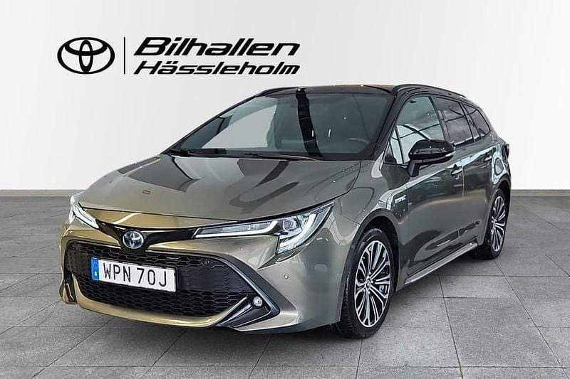 Begagnad Toyota Corolla Style 124 HK (91 kW) 2019 Grön Kombi