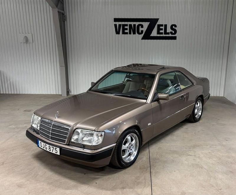 Begagnad Mercedes E300 180 HK (132 kW) 1990 Ljusbrun Sportkupé