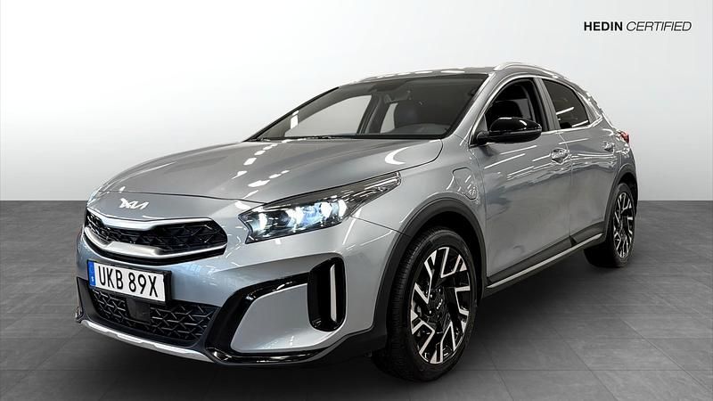 Grå (grey) Begagnad 2022 Kia XCeed Advance SUV | 259 000 kr (Marknadspris) - Bild 1/4