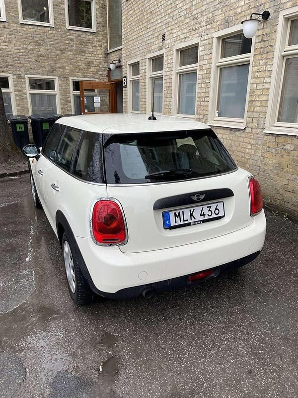 Begagnad Mini ONE 102 HK (75 kW) 2016 Pepper white Halvkombi