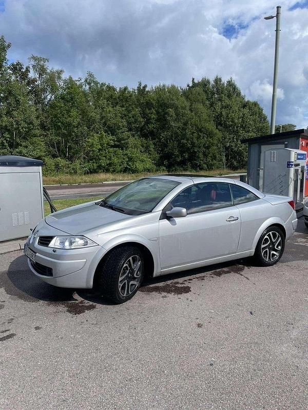Grå Begagnad 2006 Renault Mégane Cabriolet Cab | 18 000 kr (Superpris) - Bild 1/4
