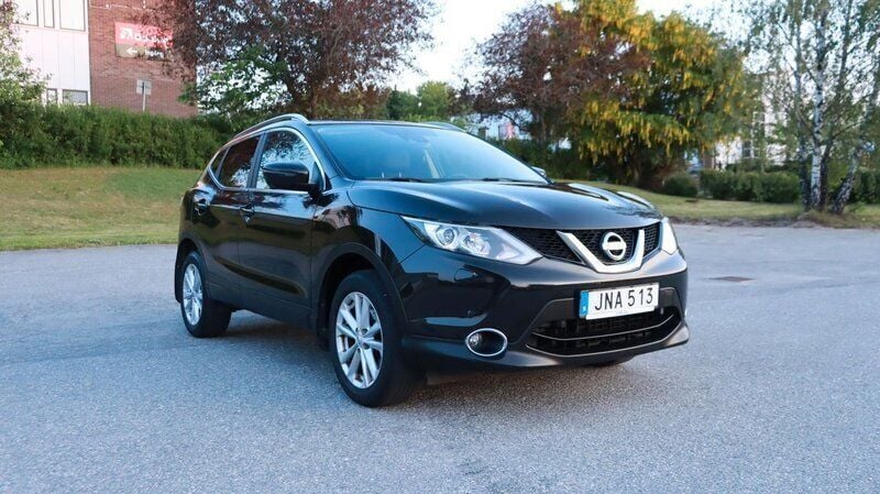 Svart Begagnad 2016 Nissan Qashqai 360º SUV | 124 700 kr (Bra pris) - Bild 1/4