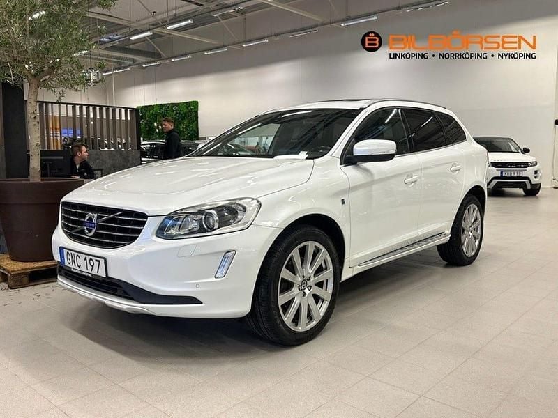 Vit Begagnad 2014 Volvo XC60 Ocean Race SUV | 179 900 kr (Marknadspris) - Bild 1/4