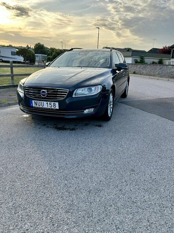 Grå Begagnad 2016 Volvo V70 Momentum Kombi | 119 000 kr (Bra pris) - Bild 1/4