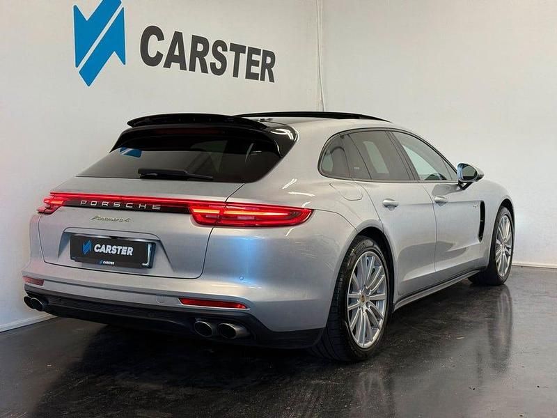 Begagnad Porsche Panamera 4 Sport Turismo 462 HK (339 kW) 2018 Silver Sedan