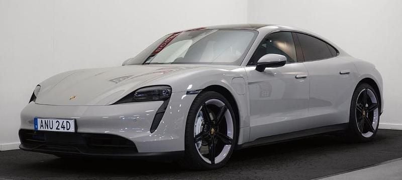 Grå Begagnad 2021 Porsche Taycan Sedan | 649 000 kr - Bild 1/4