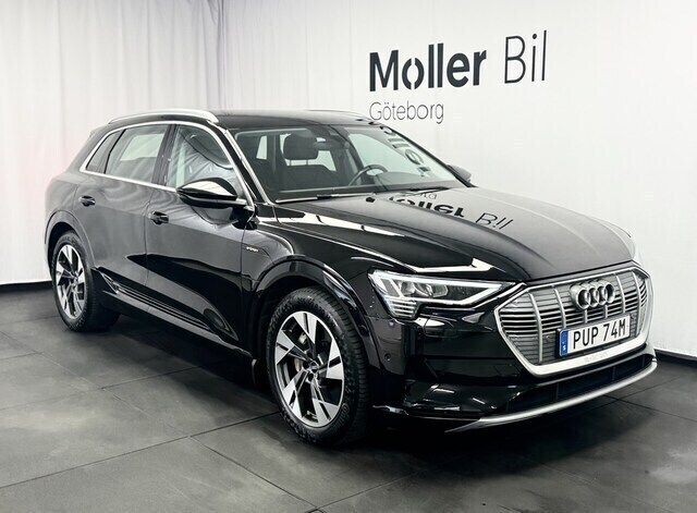 Brilliantsvart Begagnad 2021 Audi e-tron Proline SUV | 354 900 kr (Superpris) - Bild 1/4