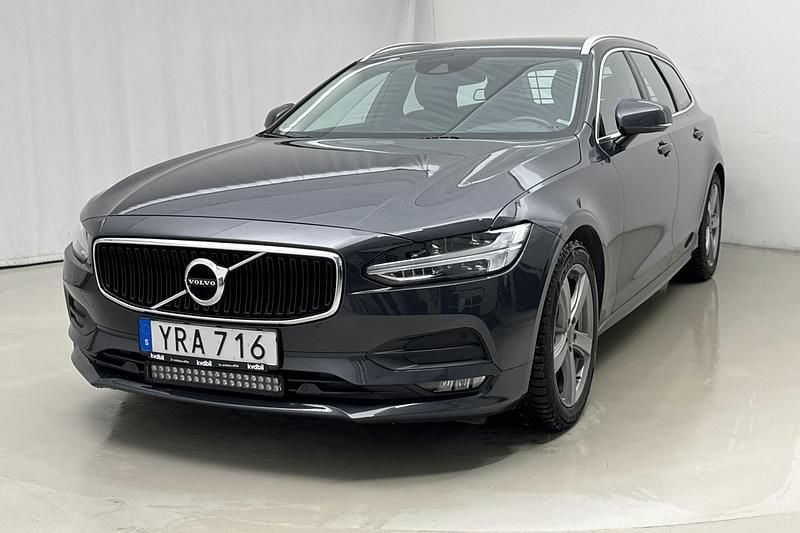 Grå Begagnad 2019 Volvo V90 Momentum Kombi | 259 000 kr (Marknadspris) - Bild 1/4