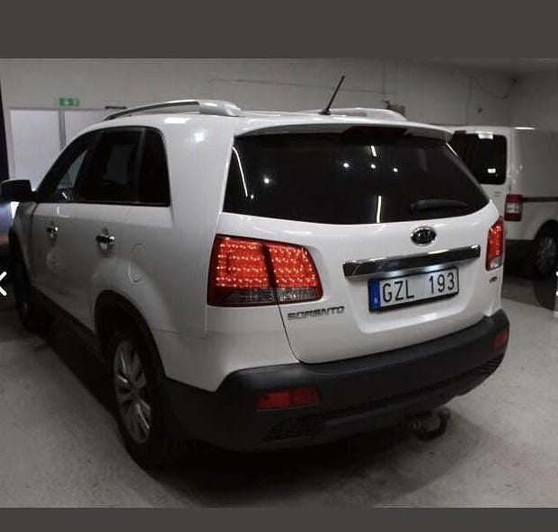 Vit Begagnad 2010 Kia Sorento EX SUV | 79 000 kr (Marknadspris) - Bild 1/3