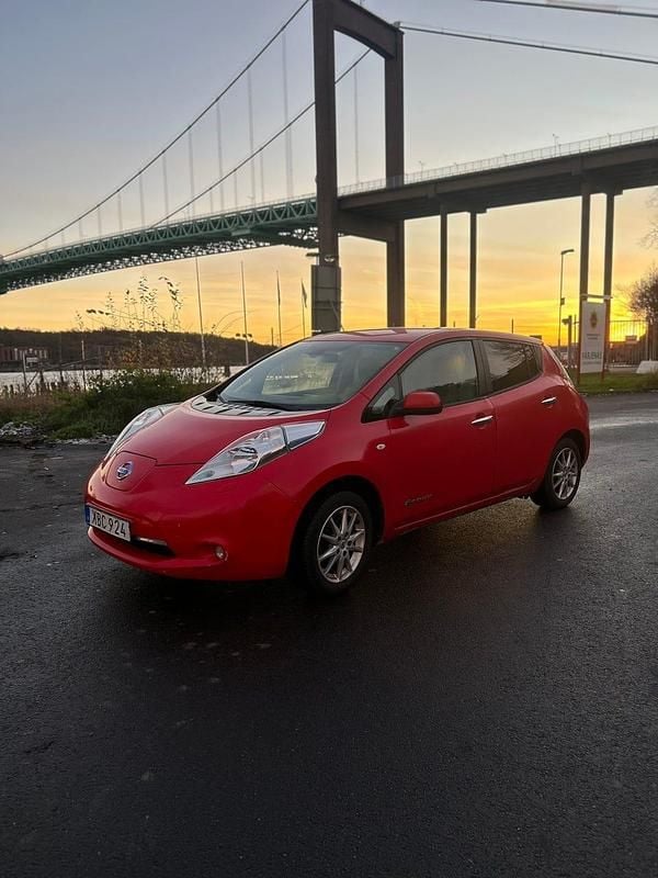 Begagnad 2014 Nissan Leaf Halvkombi | 45 000 kr (Superpris) - Bild 1/4