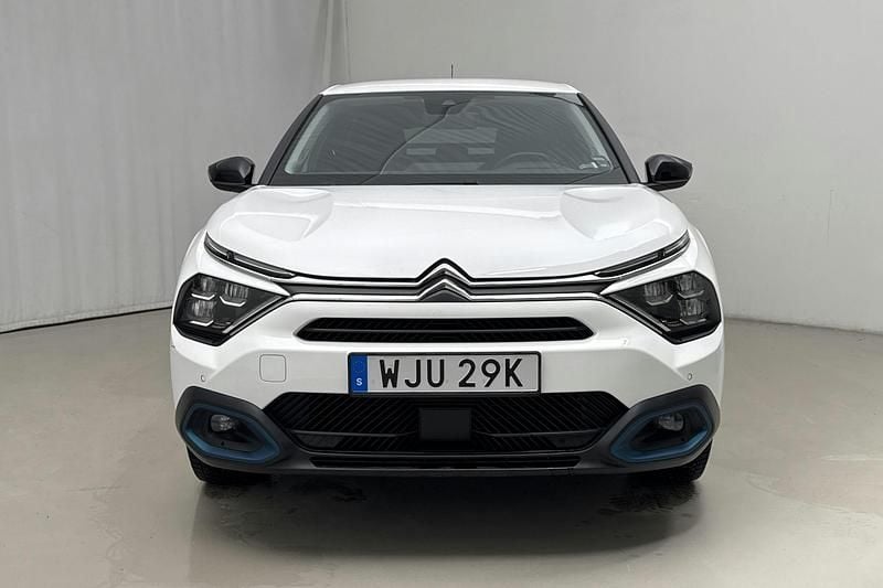 Begagnad Citroën e-C4 Shine 100 kW (136 HK) 2022 Vit