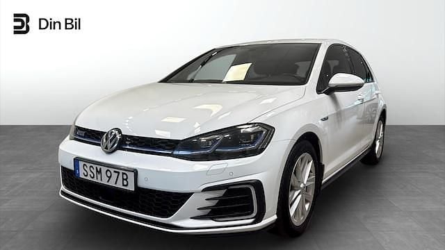 Begagnad 2020 VW Golf VII GTE Sedan | 199 900 kr (Bra pris) - Bild 1/4
