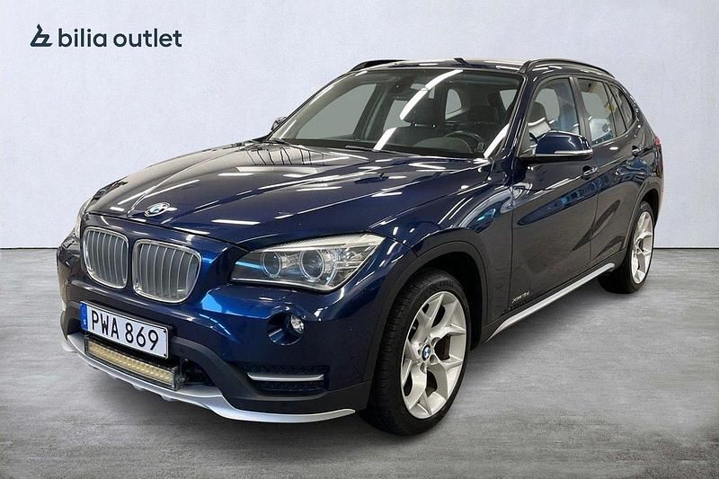 Blå Begagnad 2014 BMW X1 xLine SUV | 132 900 kr (Marknadspris) - Bild 1/3