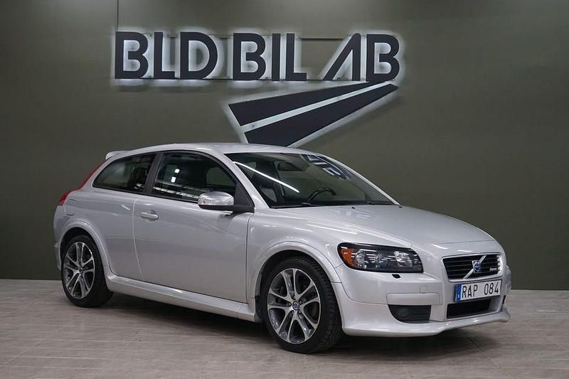 Ljusgrå Begagnad 2008 Volvo C30 R-Design Momentum Halvkombi | 49 900 kr (Marknadspris) - Bild 1/4