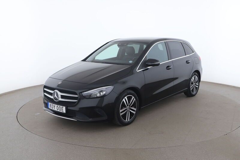 Svart Begagnad 2019 Mercedes B180 Minibuss | 214 000 kr (Marknadspris) - Bild 1/4