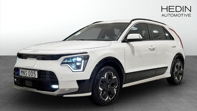 Vit Begagnad 2022 Kia Niro SUV | 309 900 kr - Bild 1/4