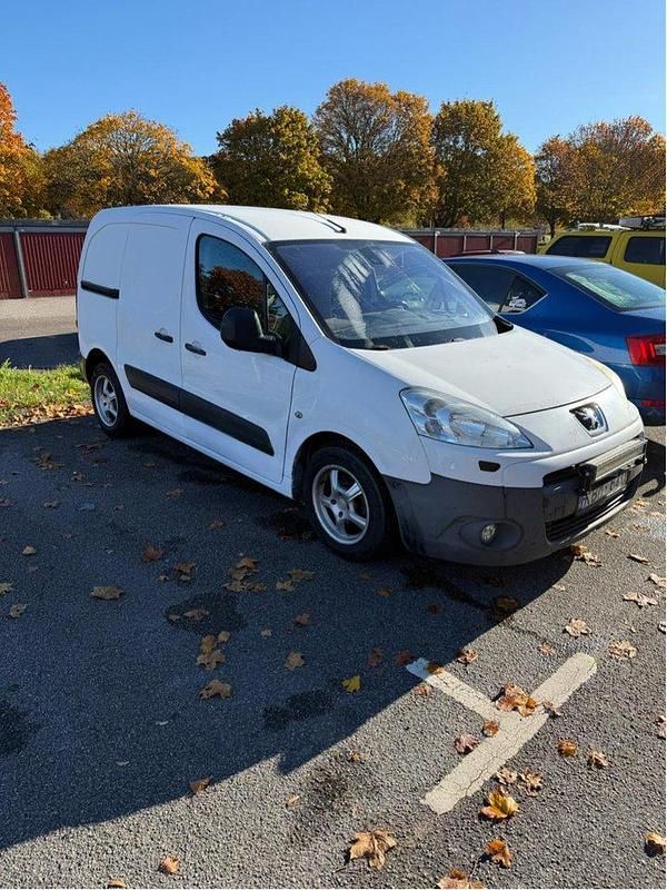 Vit Begagnad 2009 Peugeot Partner Van | 22 000 kr (Marknadspris) - Bild 1/3