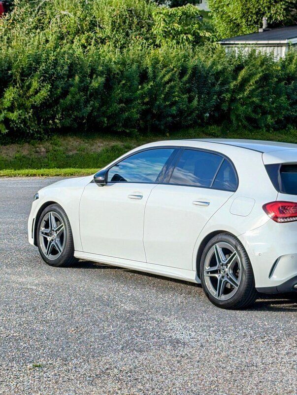Vit Begagnad 2019 Mercedes A200 AMG Halvkombi | 238 000 kr (Marknadspris) - Bild 1/4