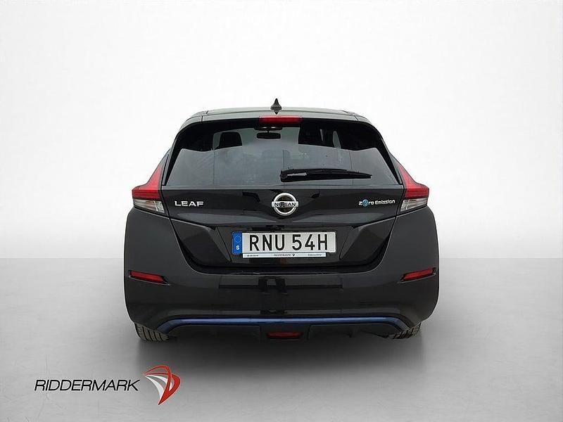Begagnad Nissan Leaf 360º 110 kW (150 HK) 2021 Svart Halvkombi