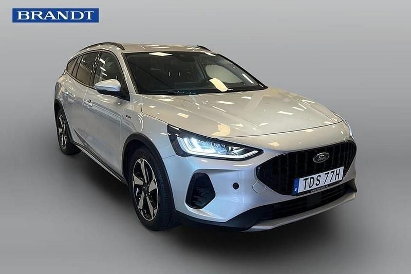 Grå Begagnad 2023 Ford Focus Active Kombi | 239 900 kr (Lite dyr) - Bild 1/3