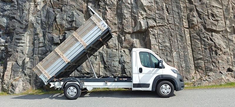 Vit Begagnad 2019 Peugeot Boxer Van | 242 500 kr (Dyr) - Bild 1/4