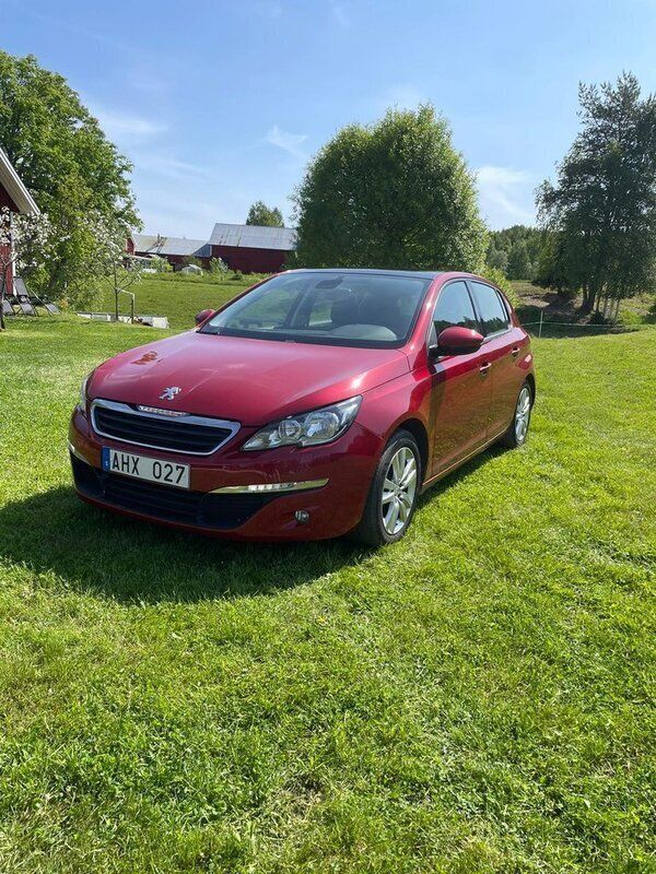 Röd Begagnad 2013 Peugeot 308 Halvkombi | 67 500 kr (Bra pris) - Bild 1/4