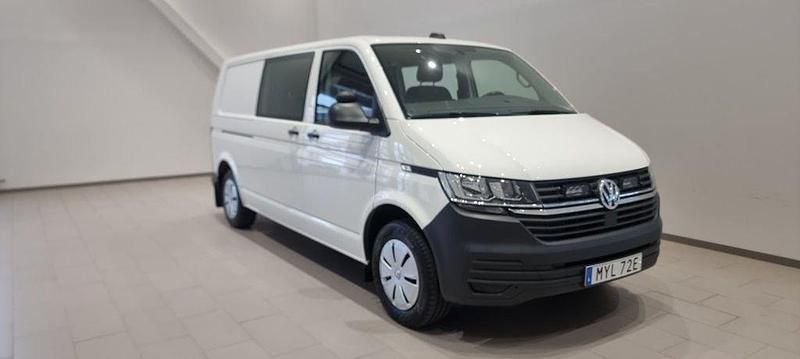 Vit (candyvit) Begagnad 2022 VW T6.1 Van | 339 000 kr (Superpris) - Bild 1/4