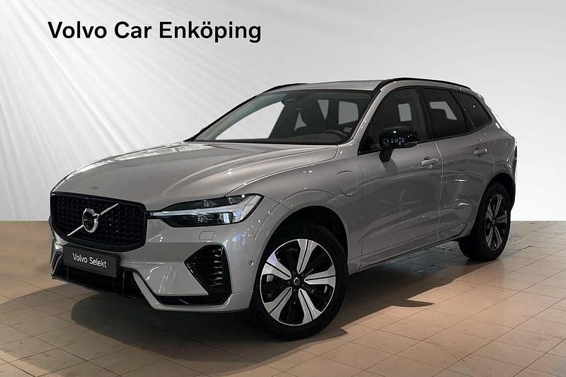 Silver Begagnad 2024 Volvo XC60 Plus SUV | 554 900 kr (Marknadspris) - Bild 1/3